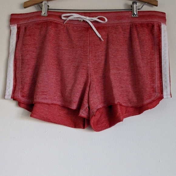 No Boundaries Pants - Red & White Short Shorts ♥️ 🤍